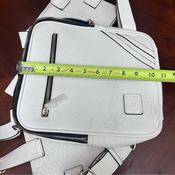 Tote Carry Vegan Leather Backpack
Crocodile Skin - Picture 5 of 16